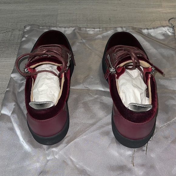 Giuseppe Zanotti - Picture 2 of 5